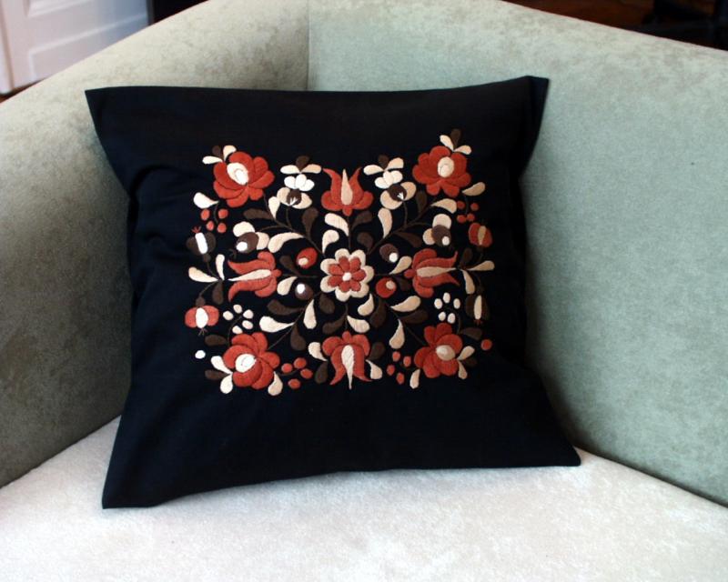 decorative pillows, buckwheat hull pillows, gusseted pillows, feather pillows
