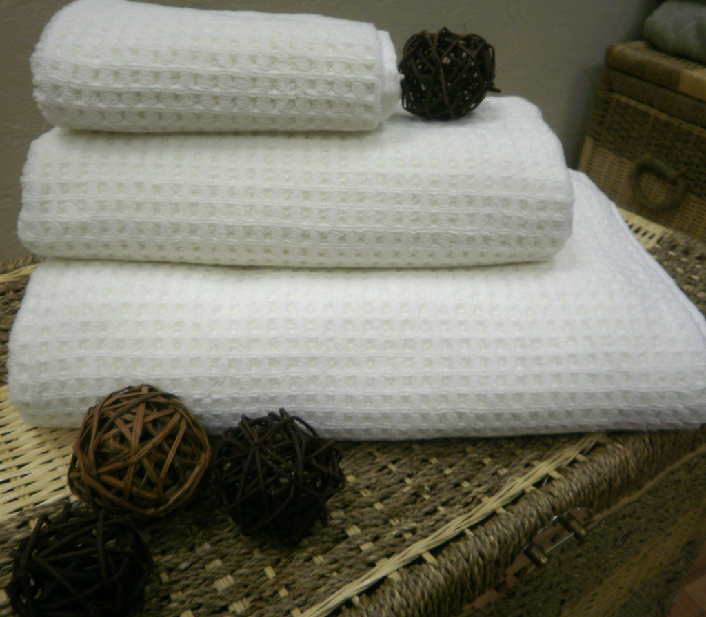 wholesale colored bath towels, cotton towels, multifold towels, black and white cow kitchen towels